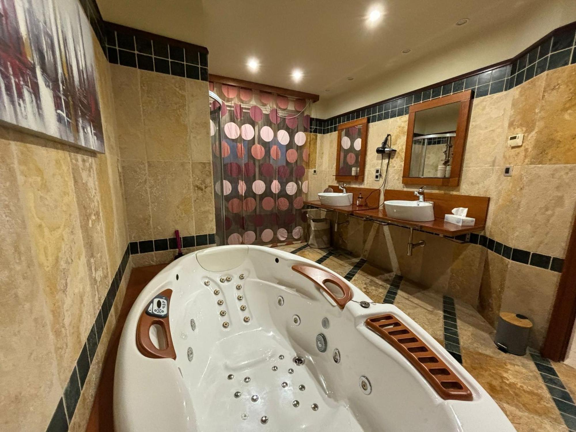 Holiday home Atico Duplex, Con Piscina Privada, Jacuzzi Y Gimnasio Benalmadena