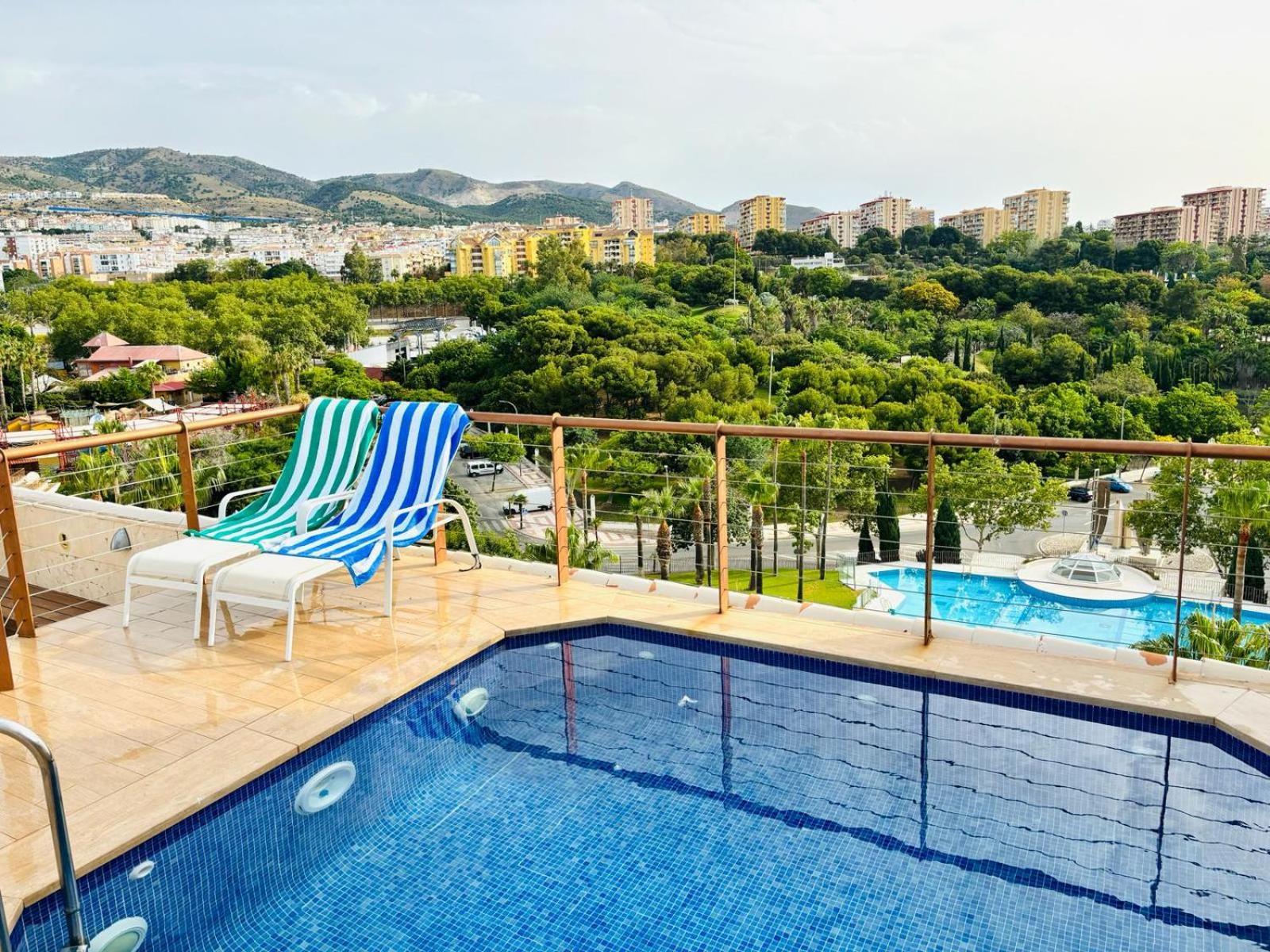 Atico Duplex, Con Piscina Privada, Jacuzzi Y Gimnasio Holiday home *