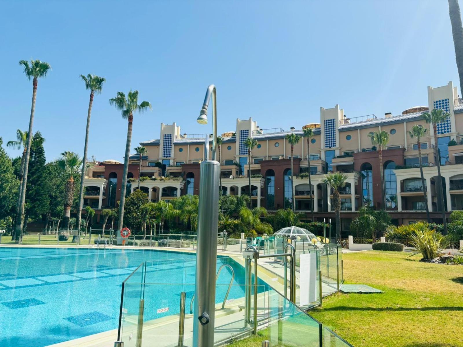 Atico Duplex, Con Piscina Privada, Jacuzzi Y Gimnasio Holiday home *