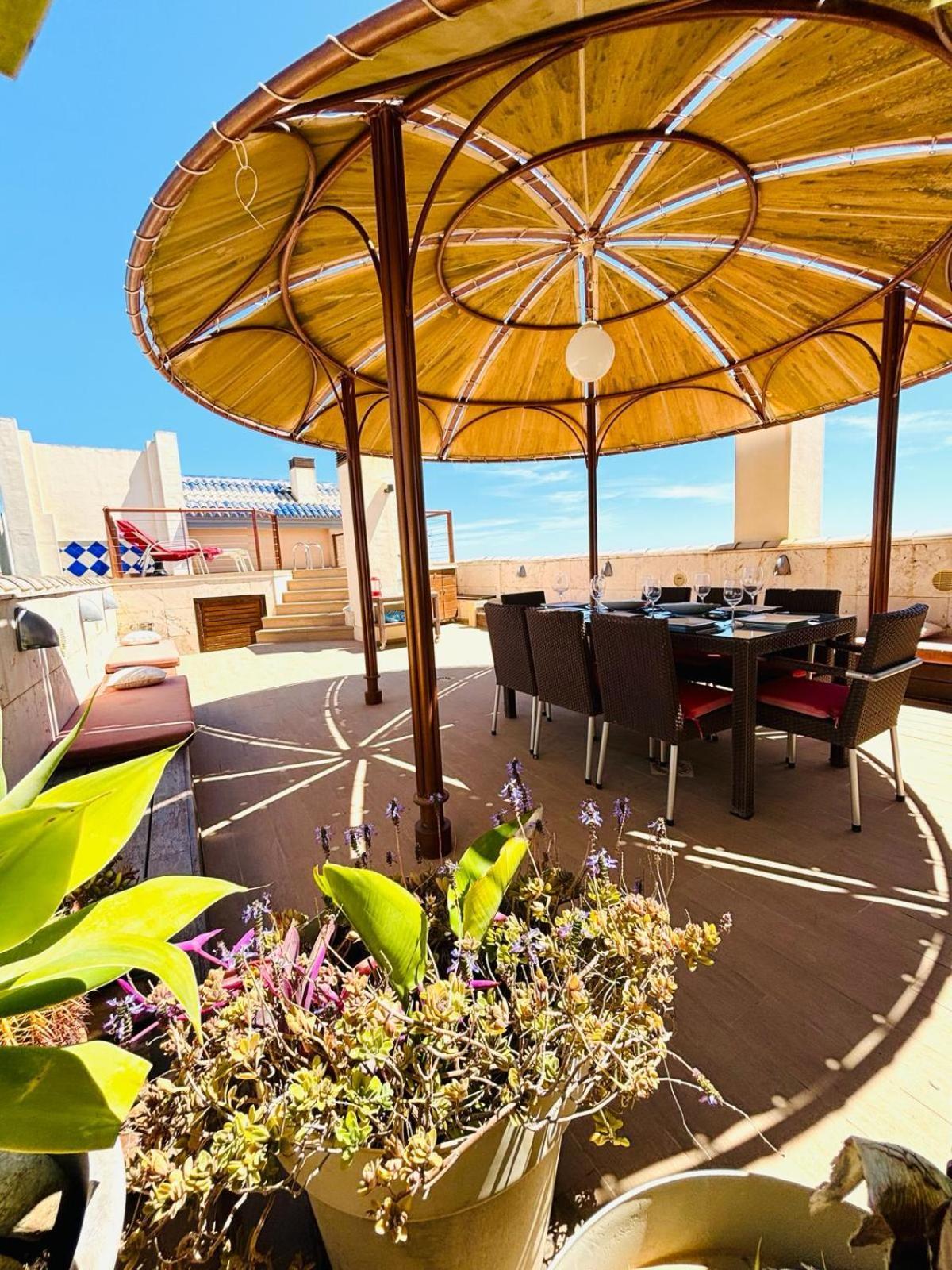 Atico Duplex, Con Piscina Privada, Jacuzzi Y Gimnasio Holiday home *