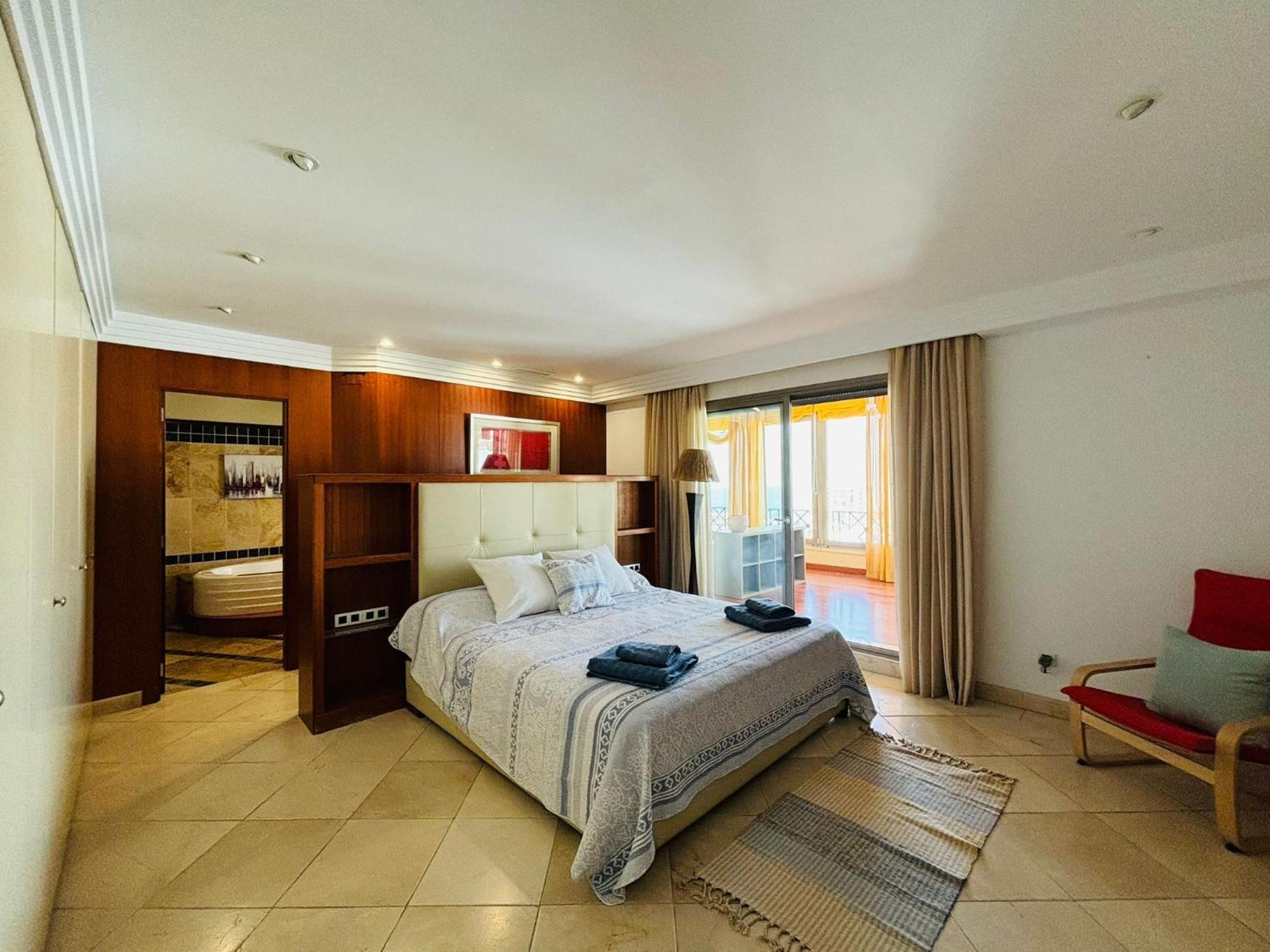 Atico Duplex, Con Piscina Privada, Jacuzzi Y Gimnasio Holiday home Benalmadena