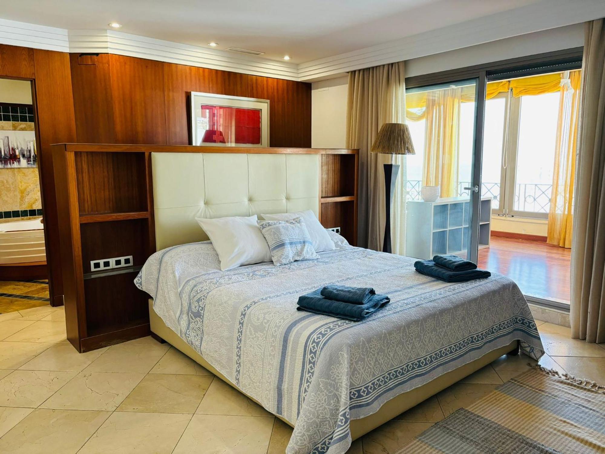 Atico Duplex, Con Piscina Privada, Jacuzzi Y Gimnasio *